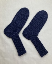 38_handgestrickte_Socken_blautoene-3