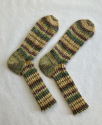 42_handgestricke_socken_maisgelb-1