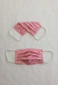 gesichtsmaske_weiss_mit_herzen-1