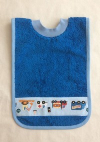 schlupflaetzchen_royalblau_autostrasse_betonmischer