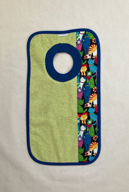 schlupflaetzchen mit bunten Katzen kiwi royalblau offen