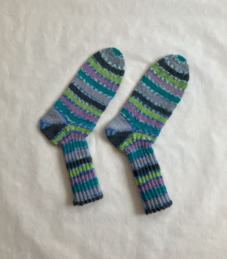 33b handgestrickte socken kiwi lila antrazit Gr. 36-37
